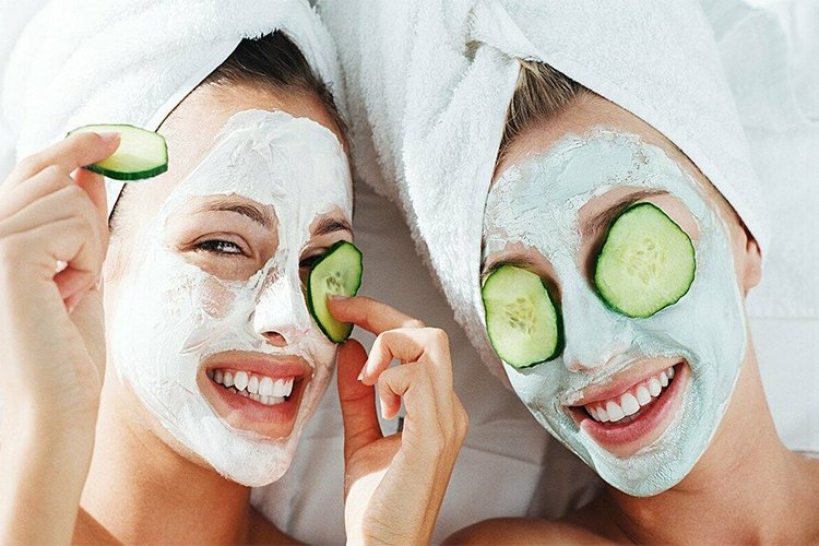 "Glowing from Within: Unveiling Natural Beauty Boosters – Dive into DIY Masks and Treatments for a Radiant Complexion That Shines with Pure Elegance!"